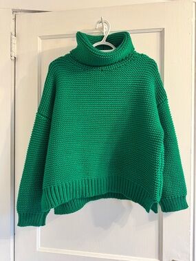 Kelly Green Turtleneck Sweater